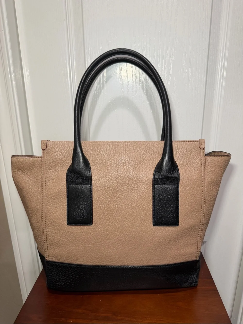 EUC Kate Spade Southport Leather Beige/Black Satchel Tote with Tassel